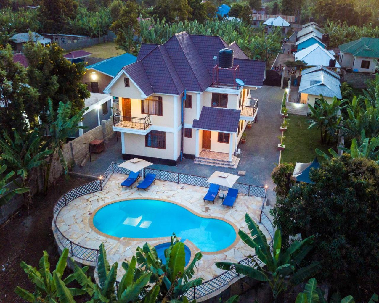 Rayan Apartments & Safaris Аруша Екстер'єр фото